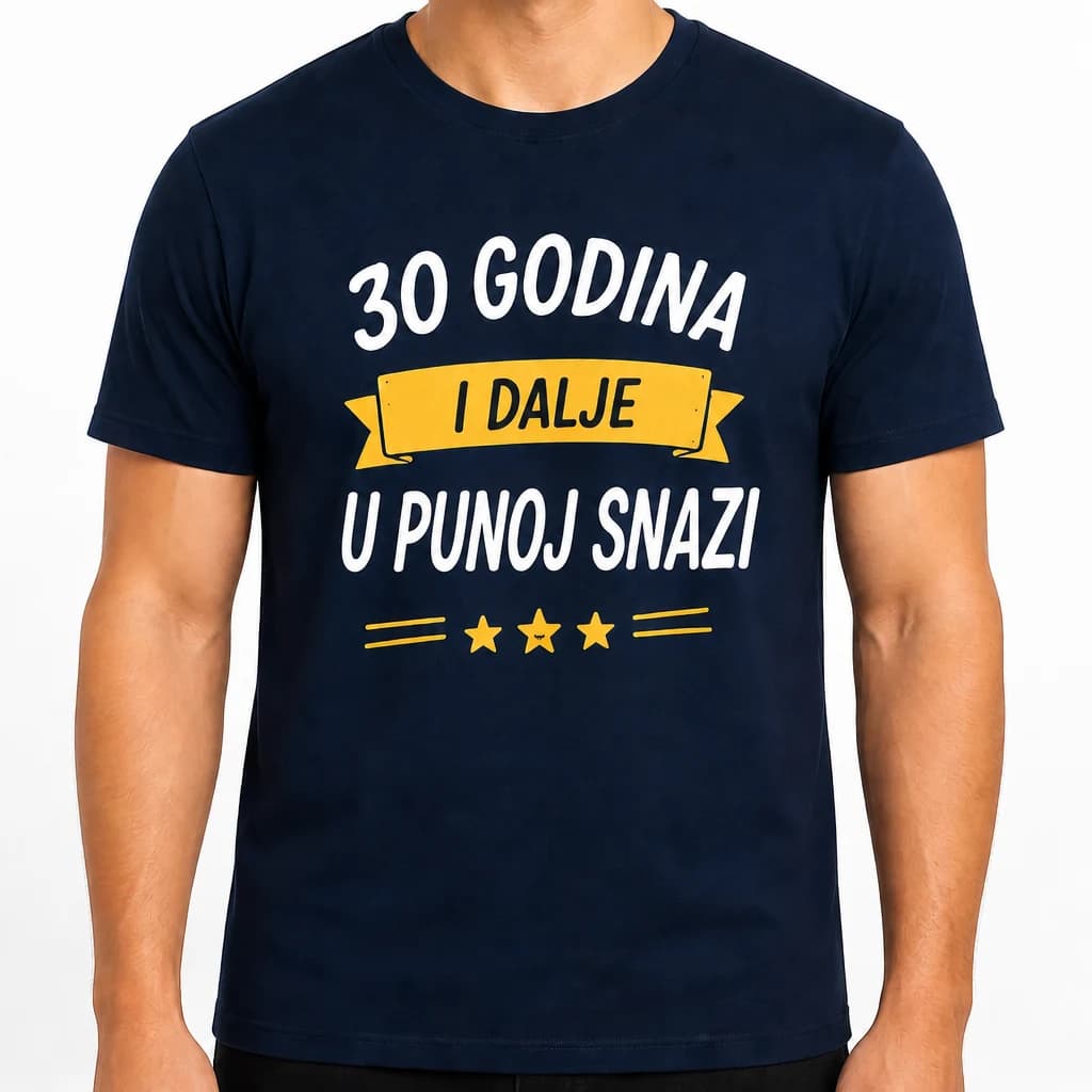 Tamna majica s natpisom „30 godina i dalje u punoj snazi“, žutom trakom i tri žute zvjezdice