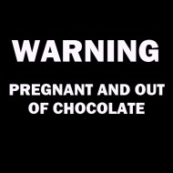 Majica za trudnice warning pregnant and out of chocolate
