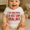 Smeđa dječja majica s natpisom "Tek sam stigla, a već sam kraljica".