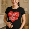 Baby on Board majica za trudnice, udobna i moderan dizajn, idealna za sigurnost i stil.