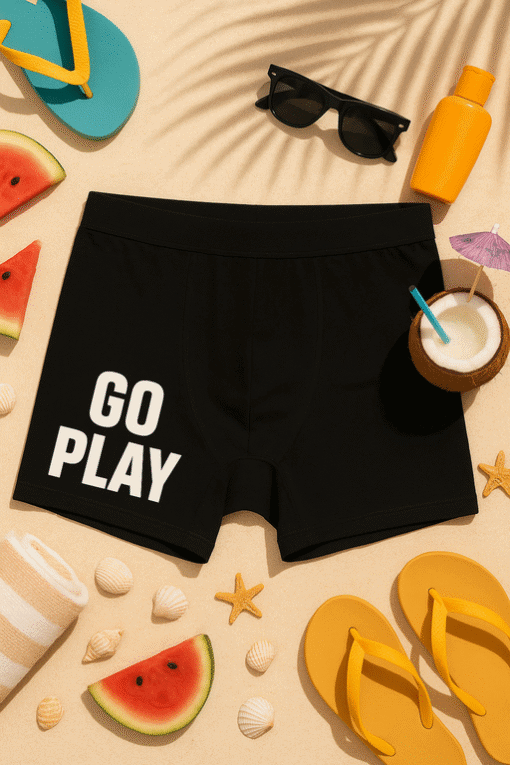 - Majice za ljetni stil s printom GO PLAY, udobne i moderne za aktivan odmor.