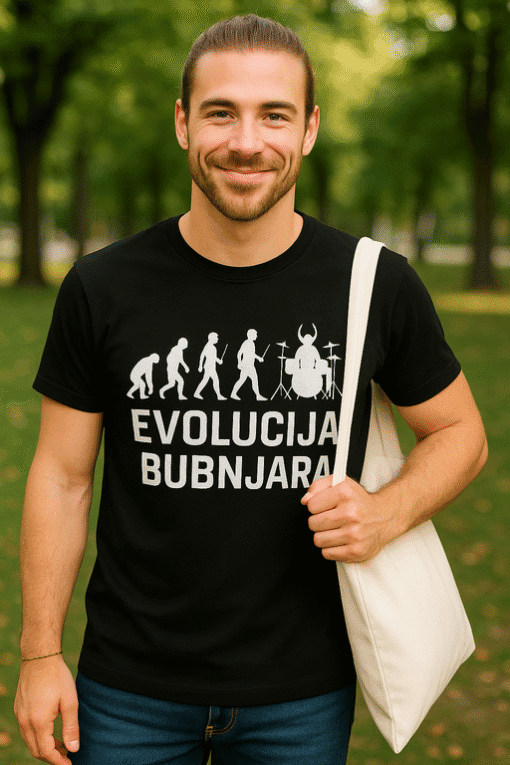 Evolucija bubnjara na crnoj majici za optima, moderni muški dizajn za glazbene entuzijaste.
