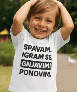 Veliki logo dječje majice s motivacijskim porukama, idealan za sportske i svakodnevne aktivnosti.