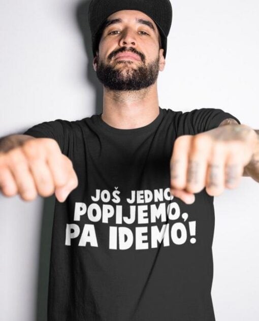 Nema specifican opis o proizvodu, stoga pretpostavljam da je fokus na majici.