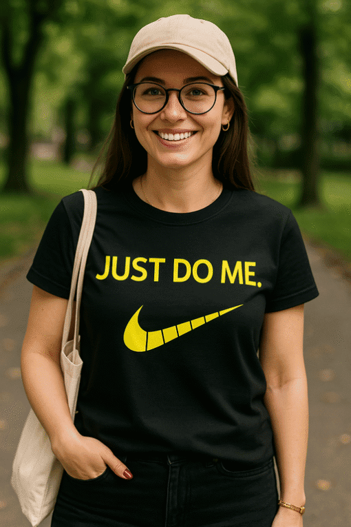 Nike majica s motivacijskim printom, trendi i udobna za svakodnevno nošenje.