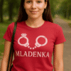 Slogan majice s potpisom mladenka, personalizirana odjeća za žene, idealno za vjenčanja.