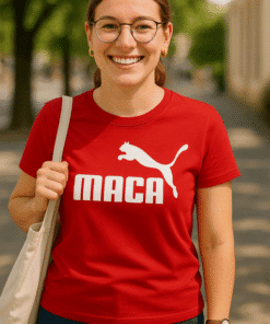 1. Ženska u crvenoj majici s logom Puma i MACA, šeta parkom, casual stil.