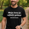 Vesela majica za muškarce s logom, idealno za sport i svakodnevnu uporabu.