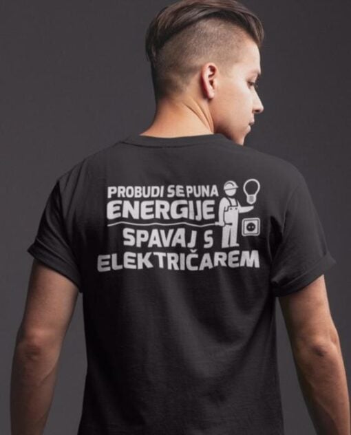 Majica s natpisom puna energije