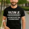 Otpusno majice s natpisom razuma, za svakodnevnu eleganciju i promociju optimizma.