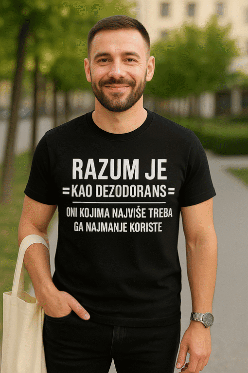 Otpusno majice s natpisom razuma, za svakodnevnu eleganciju i promociju optimizma.