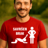 Nepovjerenje u vezu, šaljiva majica s porukom o prekidu, zabavna odjevna odjava na društvenim mrežama.