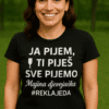 Pametne majice s natpisom za žene, idealne za promociju i marketing.