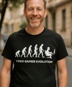 Potpuno crna majica s ispisom "Video Gamer Evolution" za ljubitelje gaminga i opremu.
