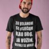 1. Moderna majica s natpisom za ljubitelje uličnog stila i sportske mode.