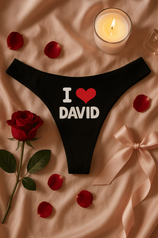 I ❤️ DAVID majica na gaćicama.