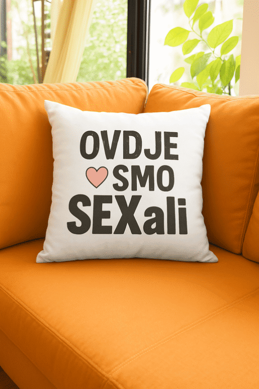 Osigurajni kvalitetni jastuk s porukom prema MARK-UP.