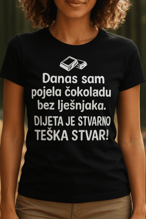 Majica s natpisom čokolada bez lješnjaka