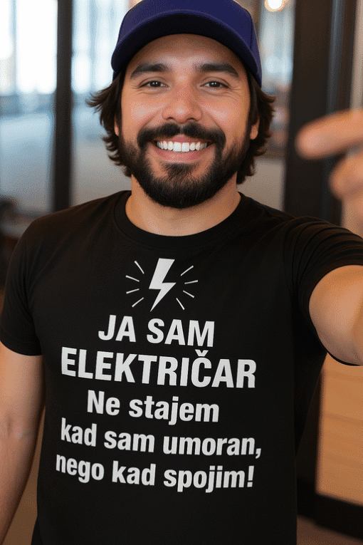 - Ručno tiskana majica električara s motivom i porukom za fanove struke.