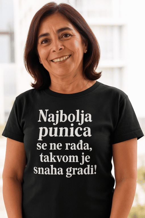 Napis na majici s motivacijom o radu i snazi, idealan za sportski i casual odjevni stil.