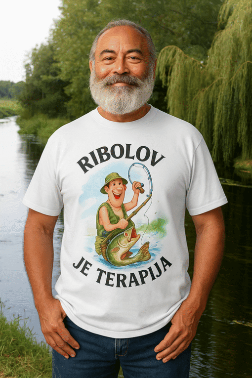 Riblov majica s motivom ribe, idealno za ljubitelje prirode i sporta na otvorenom.