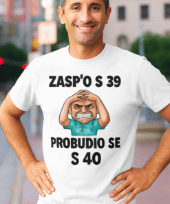 Napišite mi ili nosite majicu sa humorističnim natpisom za svakodnevnu razigranost.