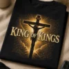 Majica s natpisom KING OF KINGS i kršćanskim motivom Isusa na križu