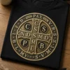 Majica s natpisom PAX CSSML NDSMD CSPB V R S N S M V - S M Q L I V B i motivom medaljona sv. Benedikta