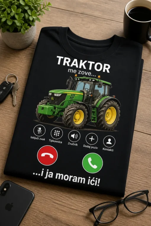 Majica s natpisom TRAKTOR me zove… …i ja moram ići! i motivom dolaznog poziva s traktorom