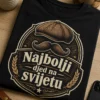 Vintage emblem majica s brkovima i ravnom kapom te natpisom Najbolji djed na svijetu u retro stilu