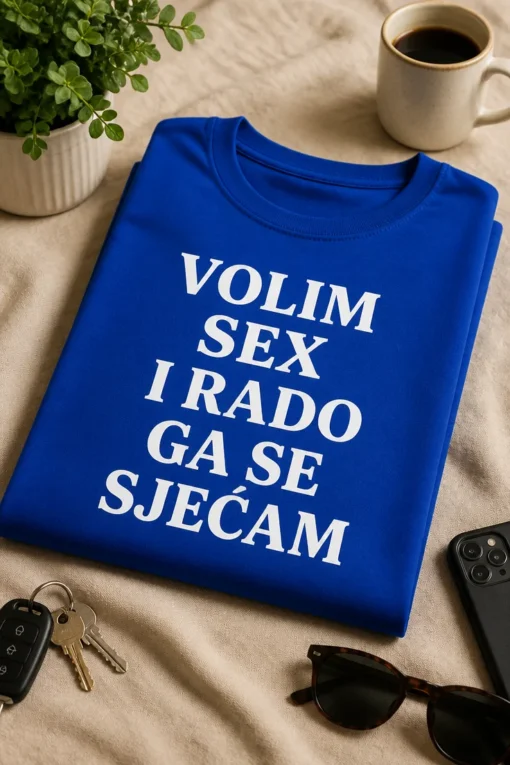 Smiješna majica s natpisom VOLIM SEX I RADO GA SE SJEĆAM u minimalističkom tipografskom dizajnu
